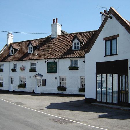 The Crown Hotel Mundford Εξωτερικό φωτογραφία