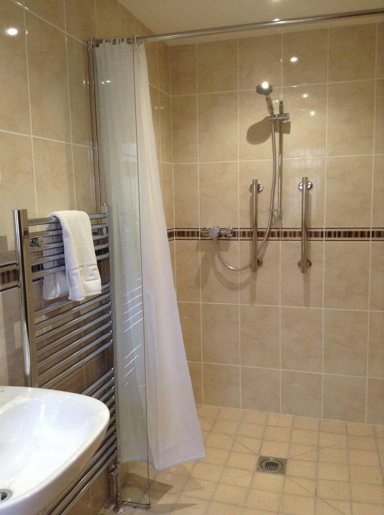 The Crown Hotel Mundford Εξωτερικό φωτογραφία